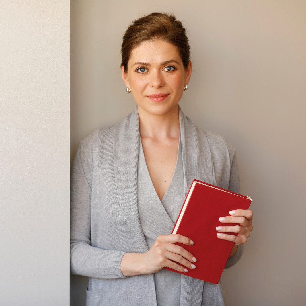 files/author-professional-headshot-pose-reference-prop.jpg